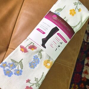 Challenge Compression Knee High Socks - Floral Print